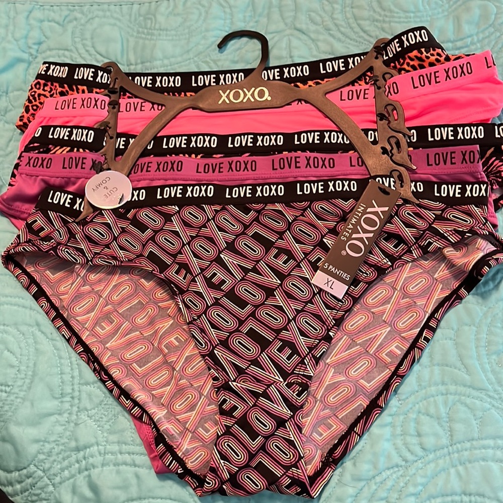 NWT XOXO Intimates 5 pack panties XL.